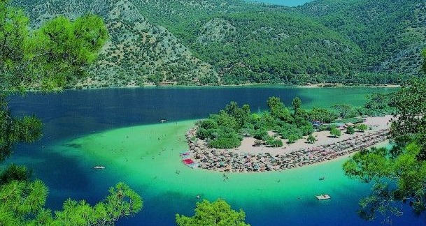 fethiyede eşsiz manzara ile keyifli zaman geçirebilirsiniz.